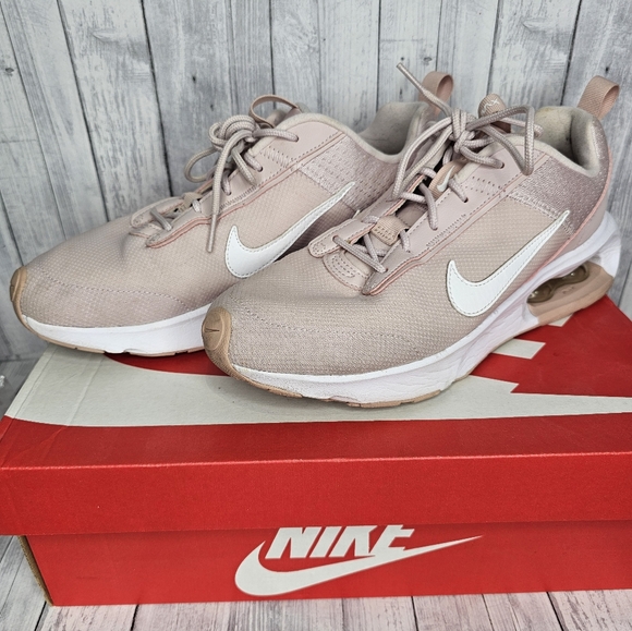 Nike Air Max INTRLNK Lite Women's 9 - Picture 8 of 9